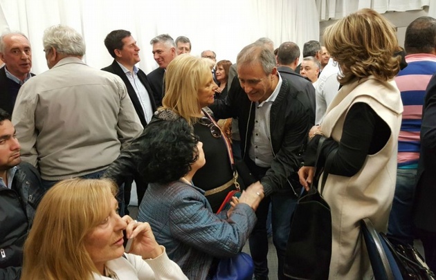 Despiden los restos de Angeloz en el Panal.