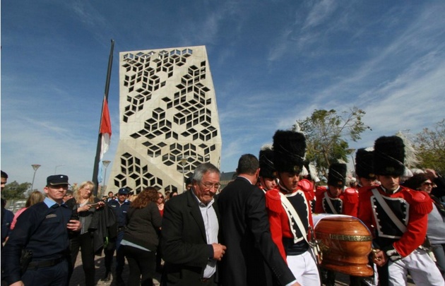 Despiden los restos de Angeloz en el Panal.