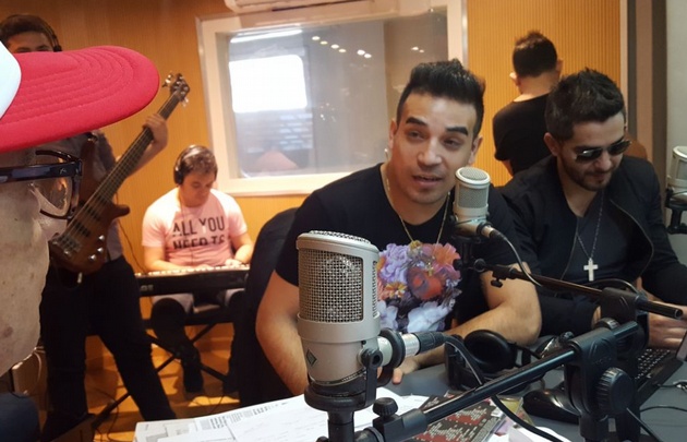 Dale Q' Va visitó los estudios de Juntos.