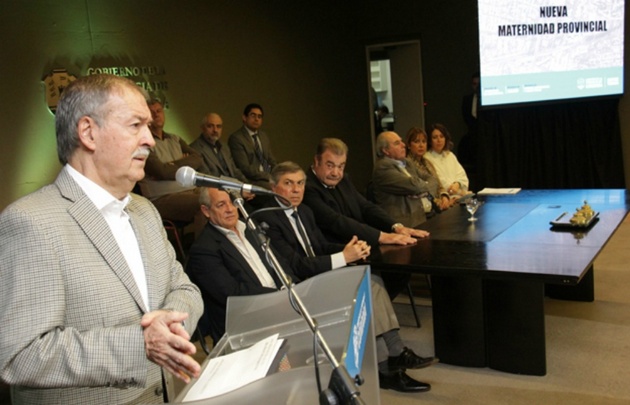 Schiaretti anunció que construirán una nueva maternidad