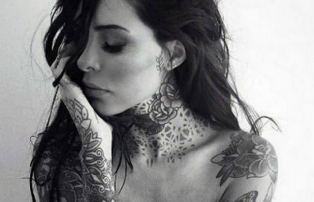 Los tatuajes cubren gran parte del cuerpo de la hija de Marcelo Tinelli.