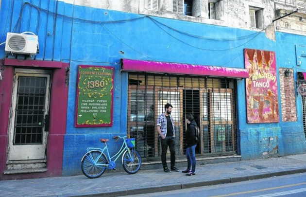 El botellezo fue en las inmediaciones del local La Chamuyera en Rosario.