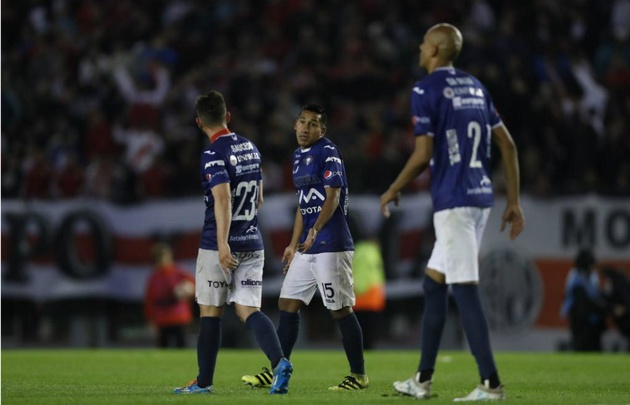 El desconcierto de los jugadores de Wilstermann en el Monumental.