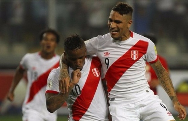 Farfán jugaría de titular y, junto a Guerrero, serían las cartas fuertes de Perú.