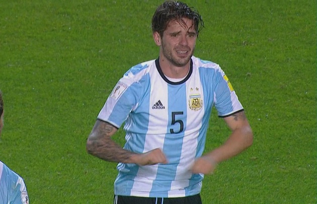 El volante de Boca les dijo a sus compañeros: "¡Me rompí los cruzados!".