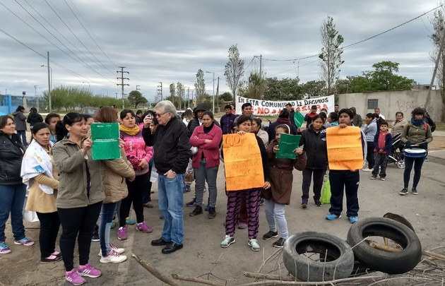 La manifestación de los vecinos es en la calle Impira y Circunvalación.