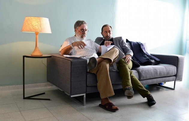 Brandoni y Francella repasando el guión de la película.