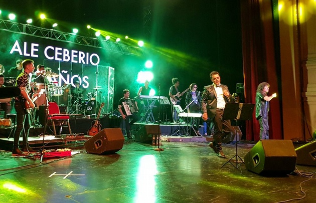 Ale Ceberio festejó 30 años de trayectoria en el Teatro Real