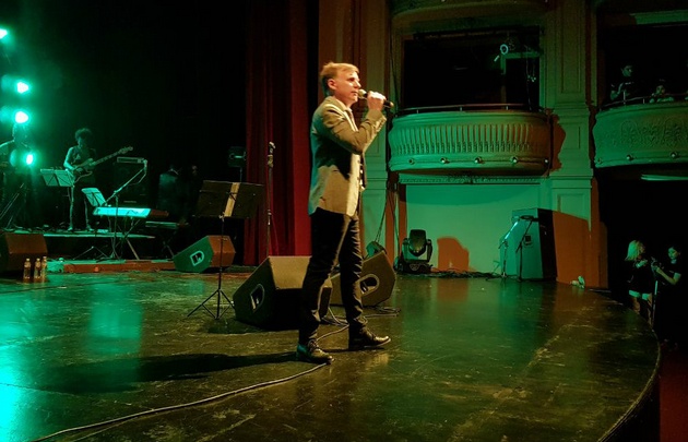 Ale Ceberio festejó 30 años de trayectoria en el Teatro Real