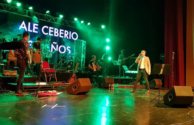 Ale Ceberio festejó 30 años de trayectoria en el Teatro Real
