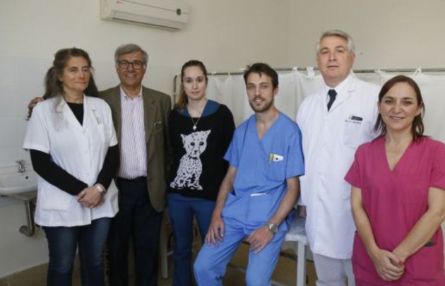 El equipo médico del hospital Córdoba y Erika Páez (Foto: Comercio y Justicia)