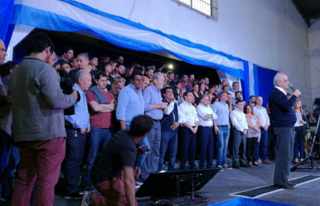 Dirigentes y militantes recuerdan a Néstor Kirchner en Florencio Varela.