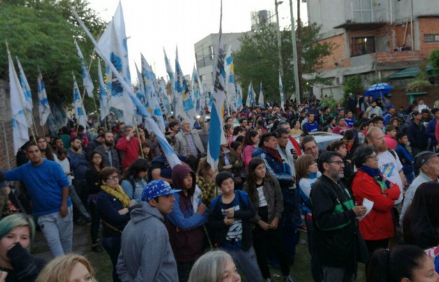 Dirigentes y militantes recuerdan a Néstor Kirchner en Florencio Varela.