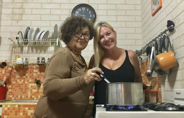 Celeste Benecchi presenció la preparación de la caldosa.