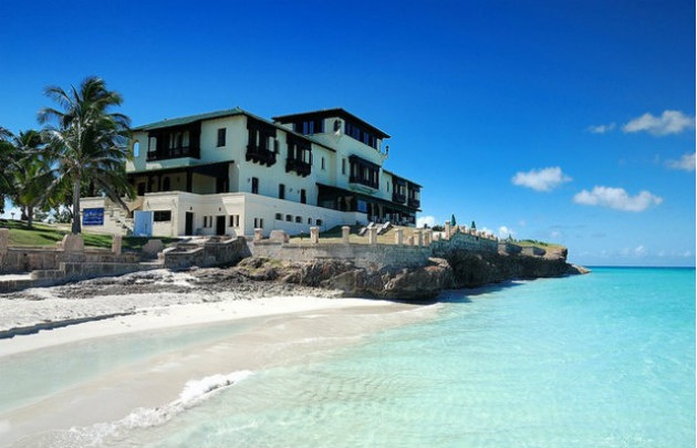 La mansión se encuentra sobre el mar caribe, en la ciudad de Varadero.