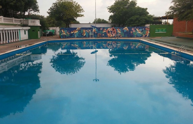Piscina municipal en el Parque Sarmiento.