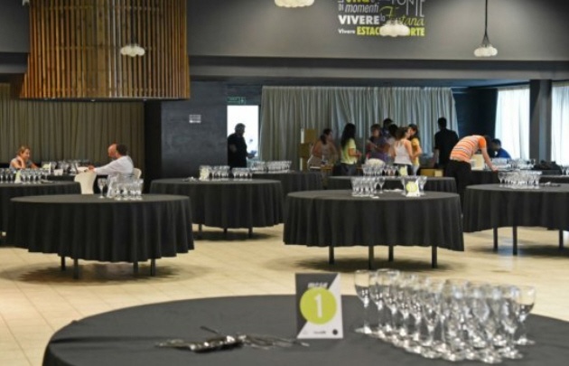 Al menos 200 intoxicados en una cena de egresados (Foto: La Capital).