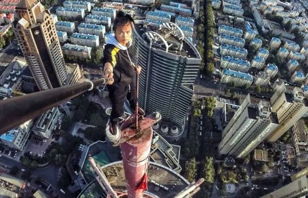 Era un reconocido rooftopper, subía a edificios y realizaba acrobacias sin protección