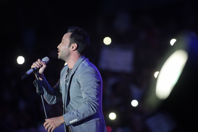 Cantó Chaupi corazón y Porque aún te amo.