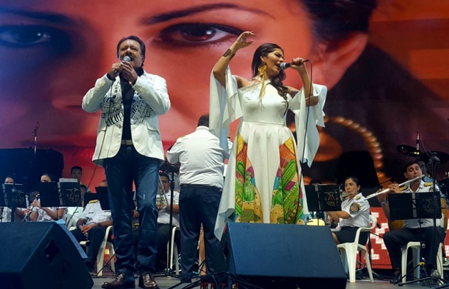 El Negro Videla y Bruna Monte innovaron con su show.