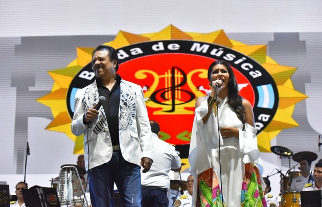 El Negro Videla y Bruna Monte innovaron con su show.