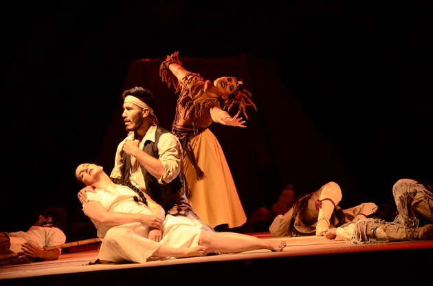 La apertura de la 51 edición del Festival Nacional del Malambo, en Laborde.