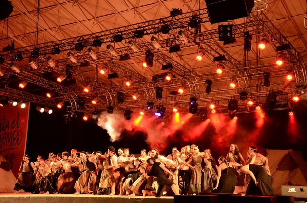 La apertura de la 51 edición del Festival Nacional del Malambo, en Laborde.