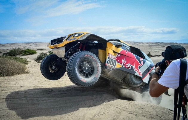 El piloto francés conquistó el primer especial en tierra argentina.