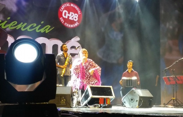 Ofelia Leiva se llevó todos los aplausos junto al eximio pianista.