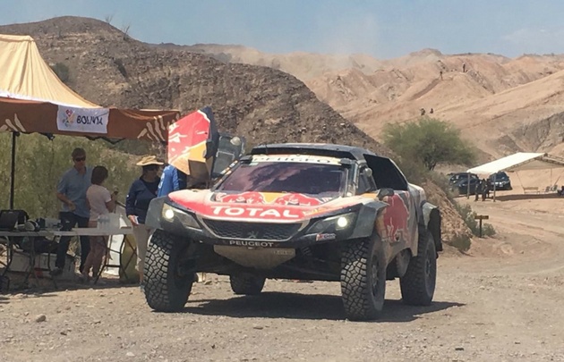 Carlos Sainz en la 12ª etapa del Dakar.