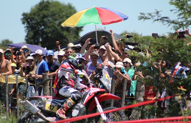 Benavides se consagró en el segundo puesto de motos.