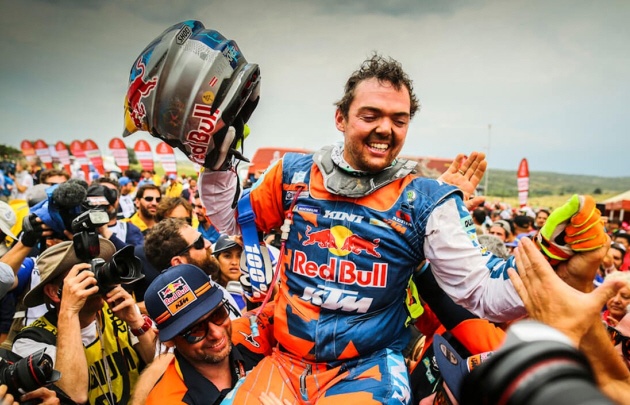 El austríaco se quedó con la carrera en motos.