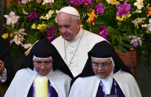 El Papa se despidió de Perú con una misa multitudinaria.
