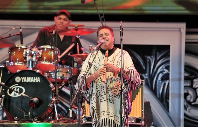 Los artistas contaron con la participación del público en una gran fiesta andina.