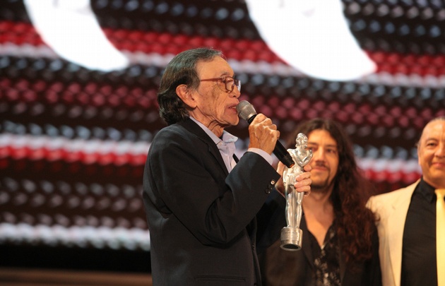 Daniel Toro recibió el premio Camín 2018 a la trayectoria en Cosquín.
