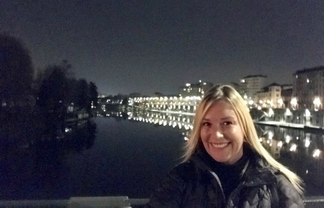 Celeste Benecchi en Turín, a orillas del río Po.