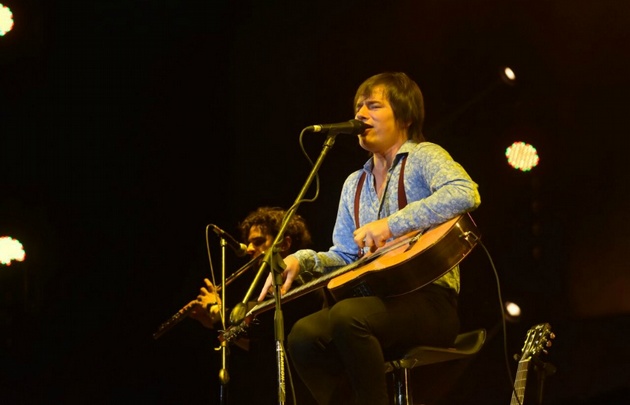 Nahuel Pennisi repasó su repertorio de zambas y chacareras.