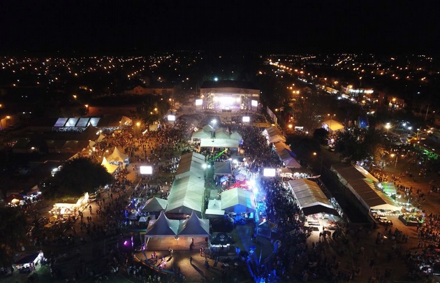 El predio alojó a 25 mil personas en la primera noche de las Colectividades.
