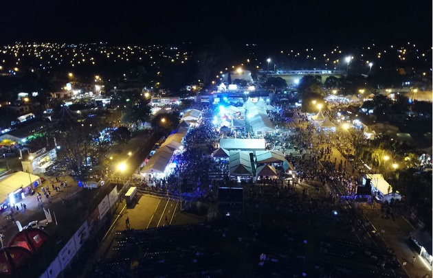 El predio alojó a 25 mil personas en la primera noche de las Colectividades.