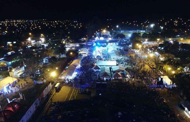 El predio alojó a 25 mil personas en la primera noche de las Colectividades.