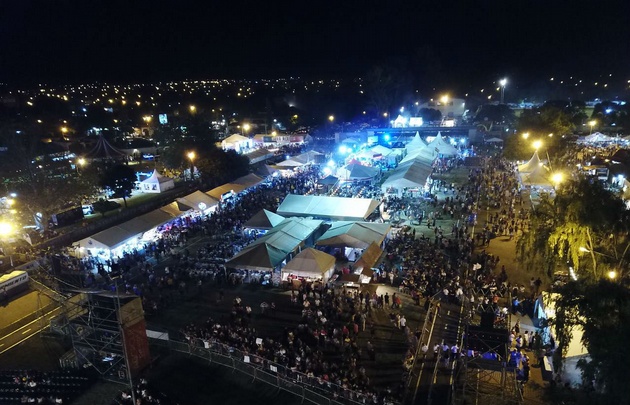 El predio alojó a 25 mil personas en la primera noche de las Colectividades.