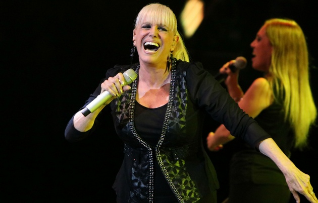 Valeria Lynch estuvo a cargo de un espectacular final.