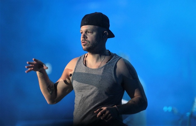 Sus letras con conciencia social llegaron al Festival Internacional de Peñas.