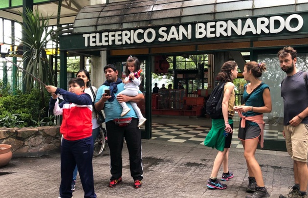 FOTO: Elisa Zamora paseo en teleférico en Salta.