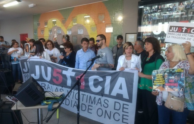 Familiares de la tragedia en la estación de Once.