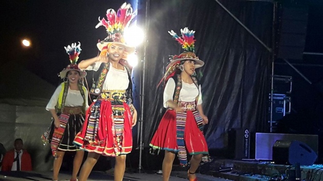 Los Kjarkas hicieron bailar con sus 