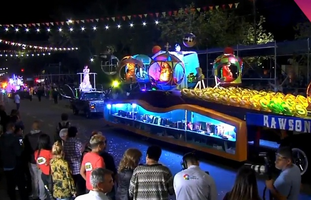 Los vehículos colorearon la avenida Ignacio de la Roza.