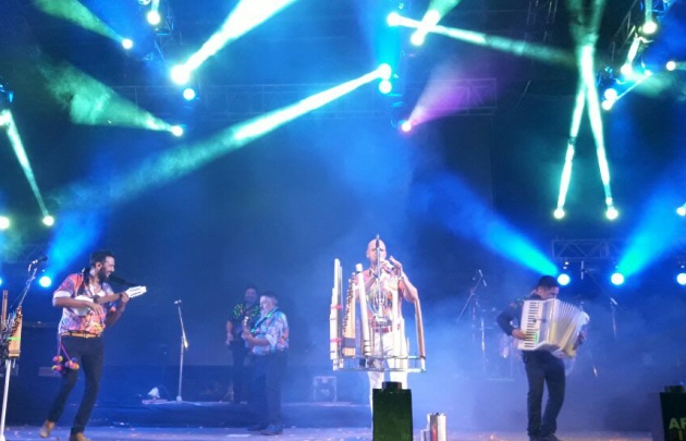 Los Tekis desataron todo su carnaval en el festival santiagueño.