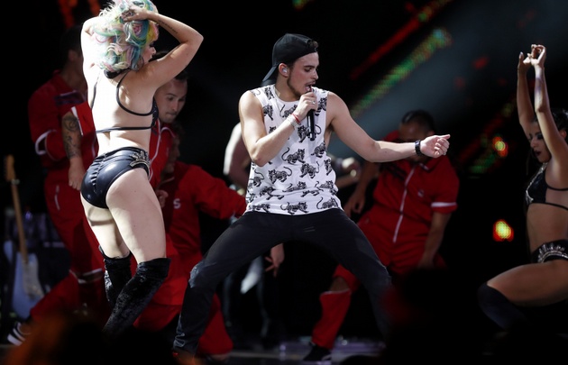 El cantante chileno hizo cantar a una multitud en la última noche (Agencia UNO). 