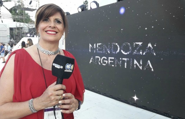 Laura Carbonari transmite toda la cobertura del evento.